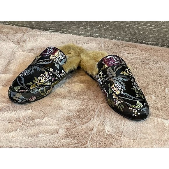 ⭐️⭐️ Women's Steve Madden Brocade Mule size 8⭐️⭐️ - Picture 2 of 6